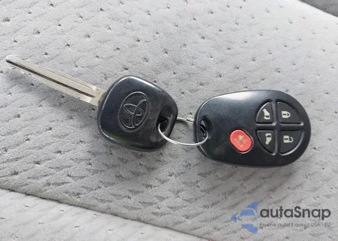 2011 Toyota Sienna Le V6 из США, поврежденный, VIN 5TDKK3DCXBS069710